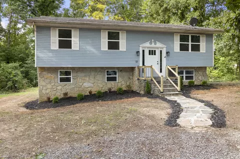 206 Surrey Ln NE, Cleveland, TN 37312