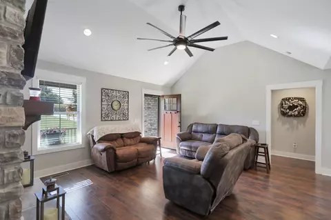 Entry Way - 4464 Beards Chapel Rd, Springfield, TN 37172 photo 1 of 1
