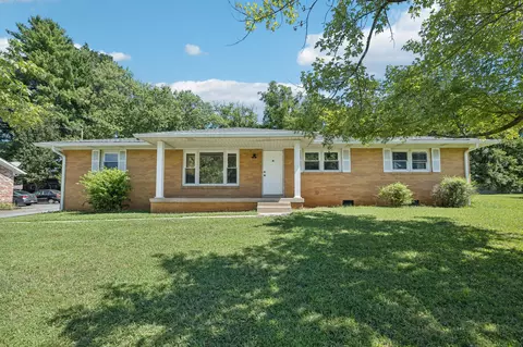 Exterior - 331 Eventide Dr, Murfreesboro, TN 37130 photo 3 of 15