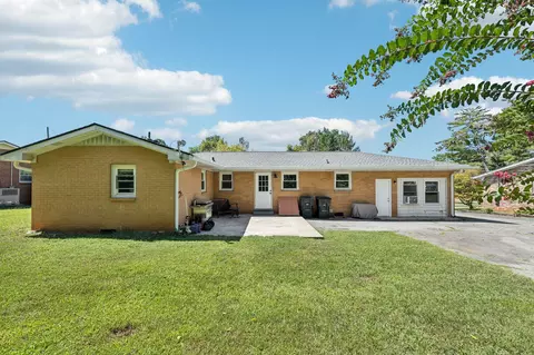 Exterior - 331 Eventide Dr, Murfreesboro, TN 37130 photo 9 of 15