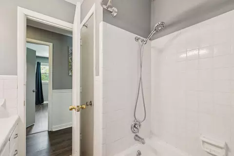 Bath - 331 Eventide Dr, Murfreesboro, TN 37130 photo 3 of 9