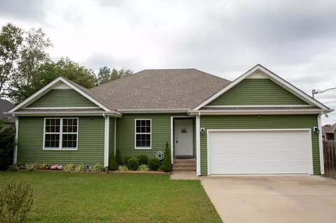 440 Woodrow St, Manchester, TN 37355