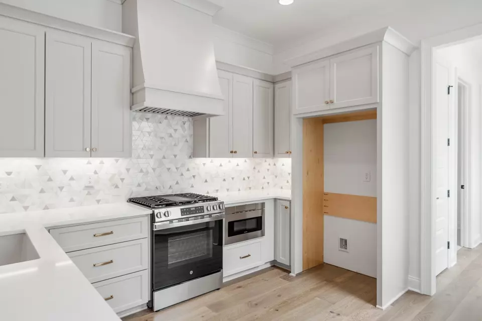 Kitchen - 3144 Long Branch Cir, Franklin, TN 37064 photo 2 of 2