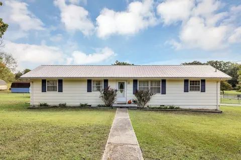 427 Oakwood Ter, Chickamauga, GA 30707