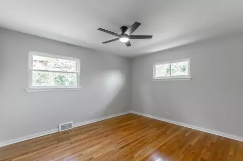 Bedroom - 2321 Mark Ln, Chattanooga, TN 37421 photo 7 of 9