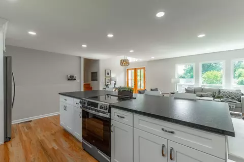 Kitchen - 2321 Mark Ln, Chattanooga, TN 37421 photo 5 of 8