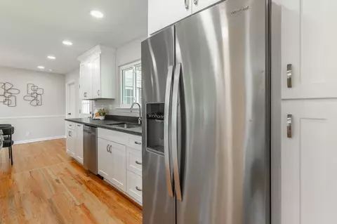 Kitchen - 2321 Mark Ln, Chattanooga, TN 37421 photo 4 of 8
