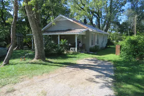 209 E Welch Ave, Monterey, TN 38574