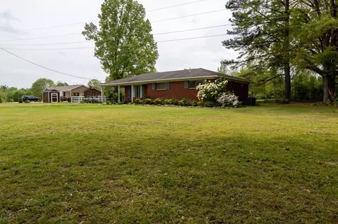 60 Sam Johnson Ln, Lexington, TN 38351