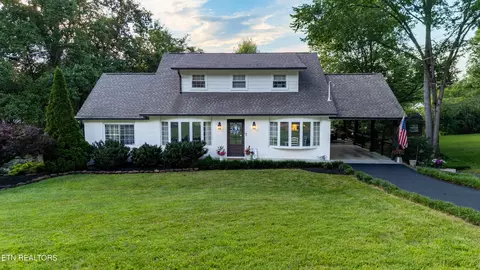 113 Cumberland View Dr, Oak Ridge, TN 37830