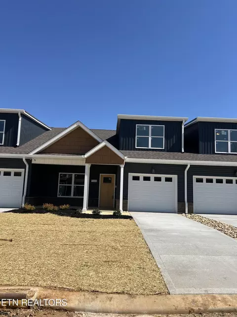 7304 Whispering Creek Ln, Powell, TN 37849