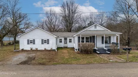 7909 Warwick Ln, Corryton, TN 37721