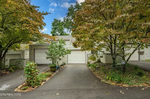 718 Idlewood Ln, Knoxville, TN 37923