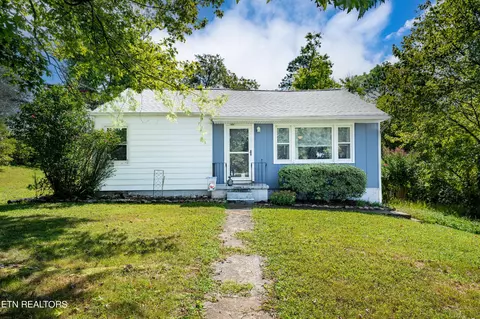 5614 Wallwood Rd, Knoxville, TN 37912