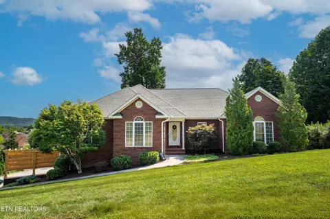 8126 Laurel Falls Ln, Knoxville, TN 37931