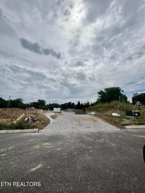 6025 Memory Hill Ln, Knoxville, TN 37918