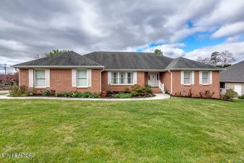 101 Country Run Cir, Powell, TN 37849