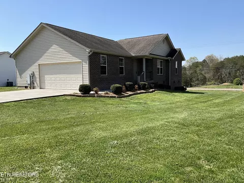 5348 Golden Eagle Ln, Corryton, TN 37721