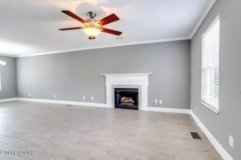 1296 Emerald Forest Ln, Powell, TN 37849 photo 7