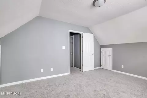 1296 Emerald Forest Ln, Powell, TN 37849 photo 32