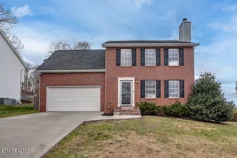 1296 Emerald Forest Ln, Powell, TN 37849 photo 1