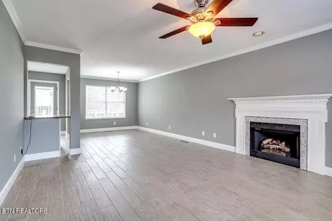 1296 Emerald Forest Ln, Powell, TN 37849 photo 8