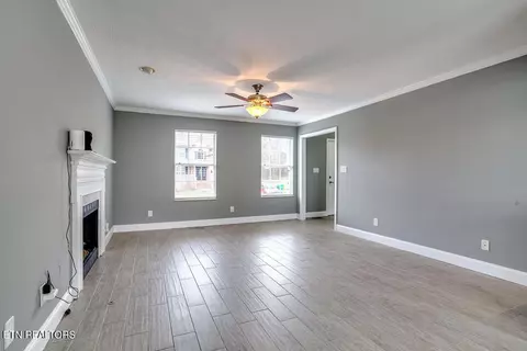 1296 Emerald Forest Ln, Powell, TN 37849 photo 5