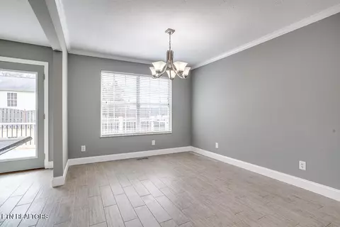 1296 Emerald Forest Ln, Powell, TN 37849 photo 11