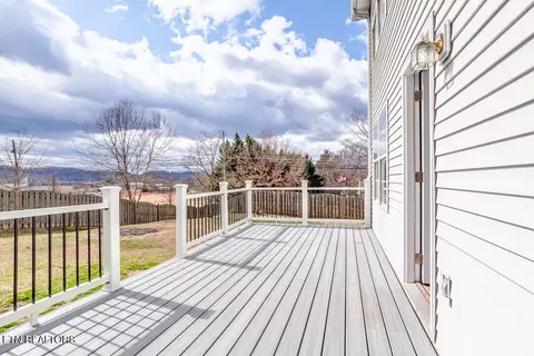 1296 Emerald Forest Ln, Powell, TN 37849 photo 39