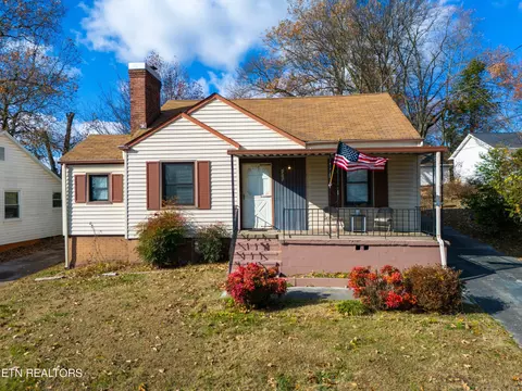 2425 Buffat Mill Rd, Knoxville, TN 37917