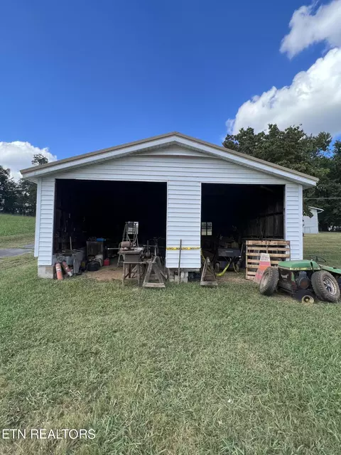 8009 Bishop Rd, Powell, TN 37849 photo 7