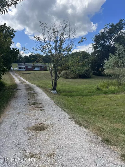 8009 Bishop Rd, Powell, TN 37849 photo 12