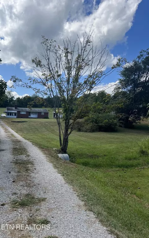 8009 Bishop Rd, Powell, TN 37849 photo 11