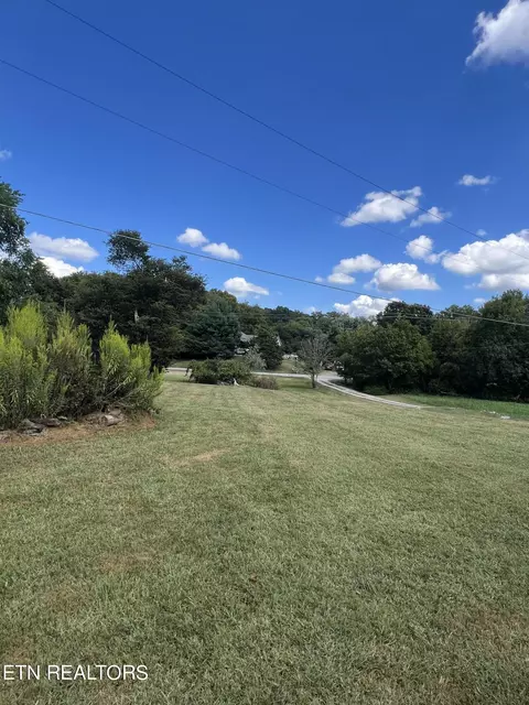 8009 Bishop Rd, Powell, TN 37849 photo 10