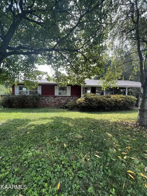 4201 Walrock Ln, Knoxville, TN 37921