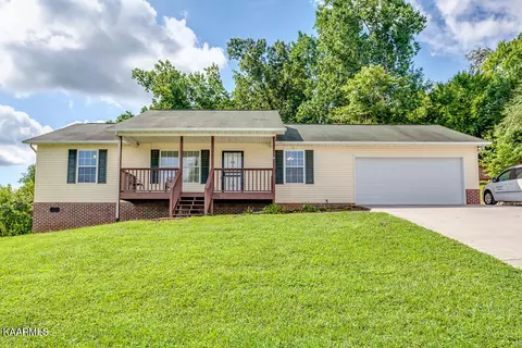 2802 Wendi Ann Dr, Knoxville, TN 37924