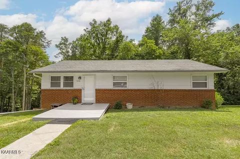 1056 E Skyline Dr, Morristown, TN 37813