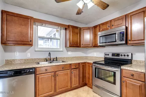 7708 Nicholas Dr, Corryton, TN 37721 photo 8