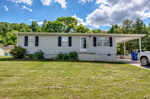 8923 Heiskell Rd, Powell, TN 37849 photo 1