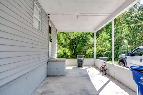 8923 Heiskell Rd, Powell, TN 37849 photo 2