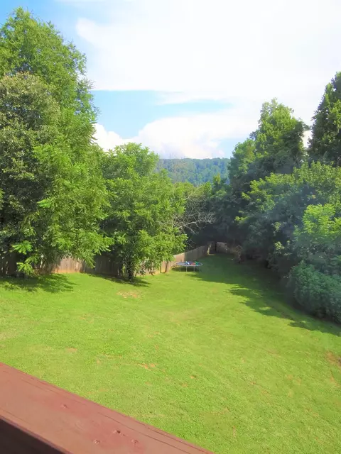 6706 Farmbrook Ln, Knoxville, TN 37918 photo 3