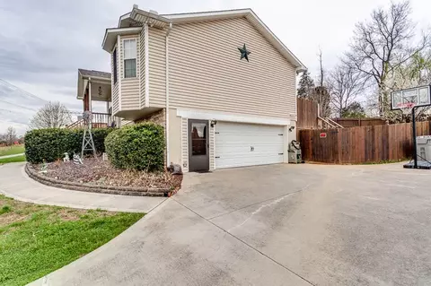 6711 Farmbrook Ln, Knoxville, TN 37918 photo 4