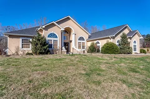 444 E Wolf Valley Rd, Heiskell, TN 37754 photo 1