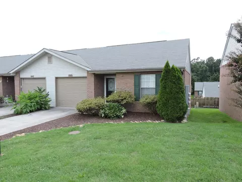 8044 Stablegate Way, Powell, TN 37849 photo 2