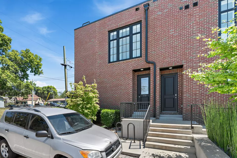 Exterior - 1113 Villa Pl, Nashville, TN 37212 photo 3 of 7