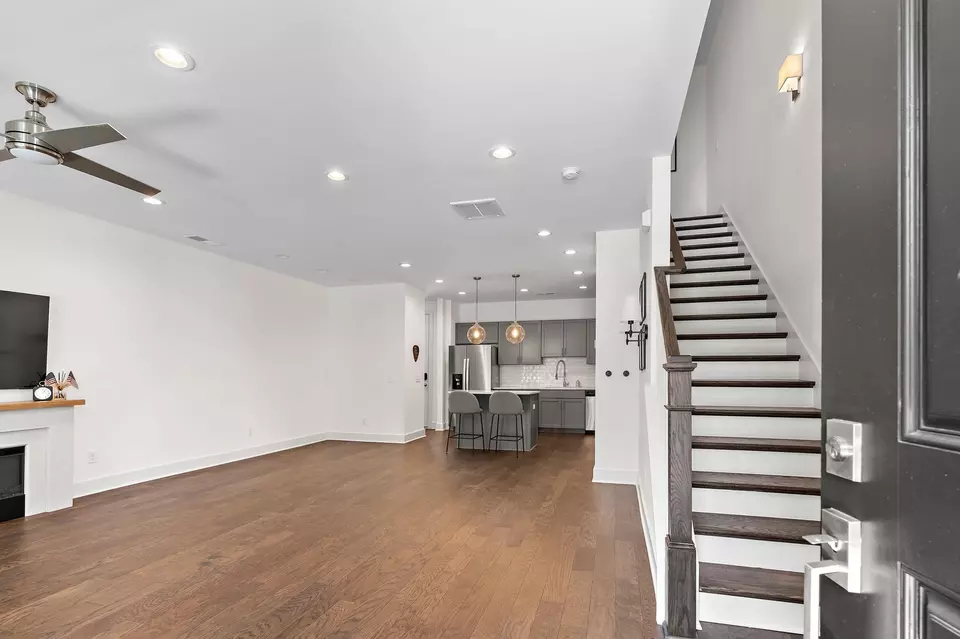 Entry Way - 1113 Villa Pl, Nashville, TN 37212 photo 2 of 2