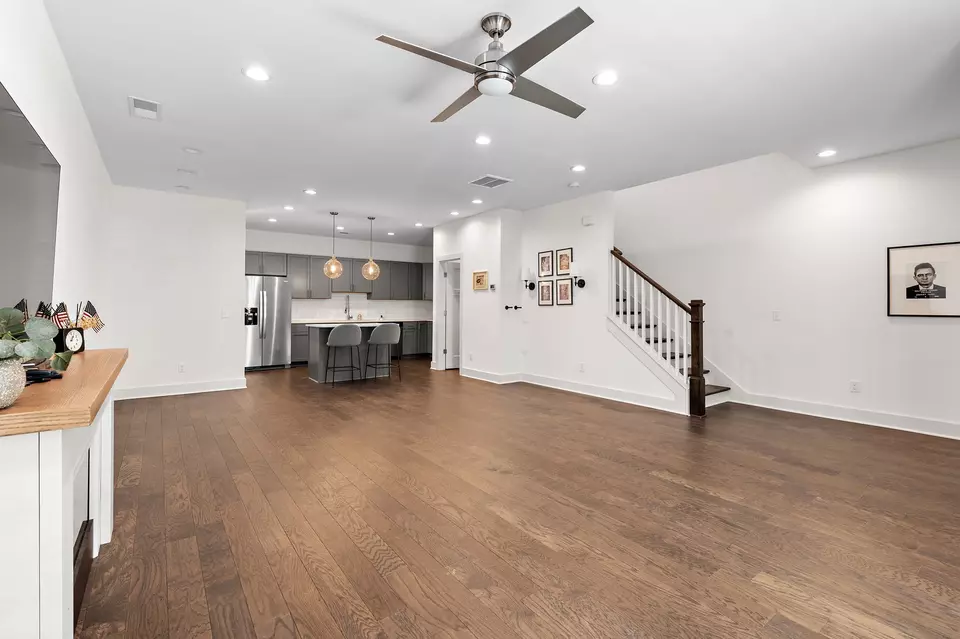 Living - 1113 Villa Pl, Nashville, TN 37212 photo 5 of 5