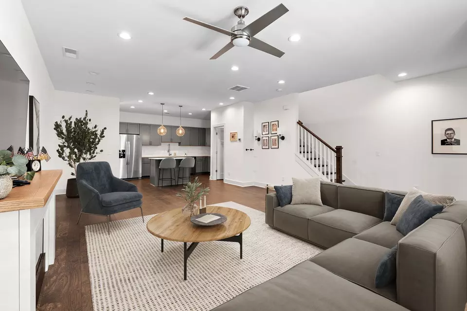 Living - 1113 Villa Pl, Nashville, TN 37212 photo 1 of 5