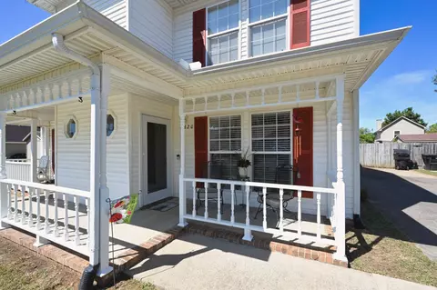 1820 Violet Ct, Murfreesboro, TN 37128