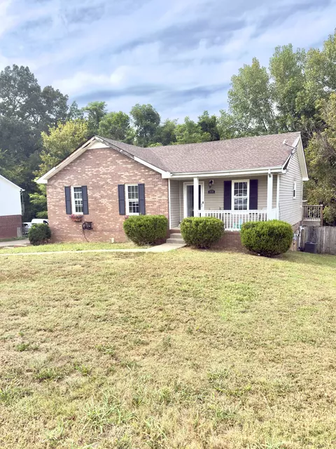 830 Buckhorn Dr, Clarksville, TN 37043